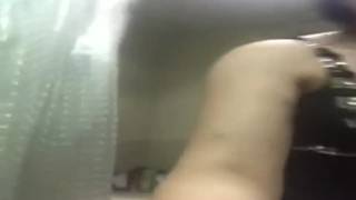 Salope cougar libanaise niquée dans sa salle de bain